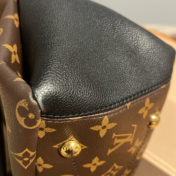 Louis Vuitton Monogram Pallas MM Handbag - Picture 15 of 16